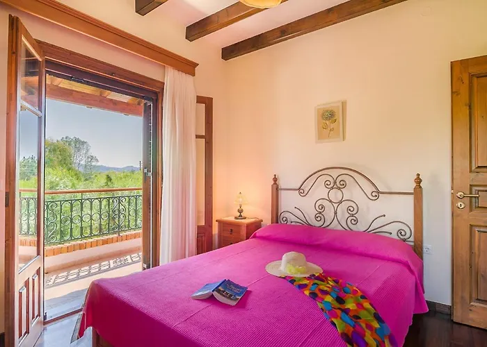 Emilia Villa Sidárion